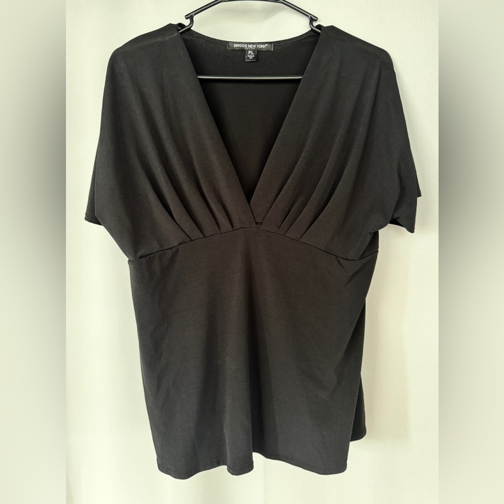 V-neck short sleeve top